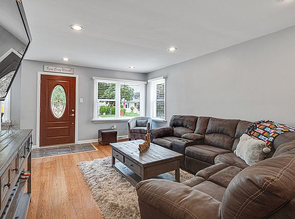 5th image of 1609 N 21st Ave