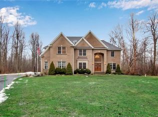 10590 County Rd, Clarence, NY 14031