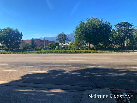 3rd image of 514 W Huntington Dr