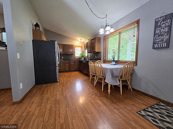 4th image of 9641 Meadow Ln