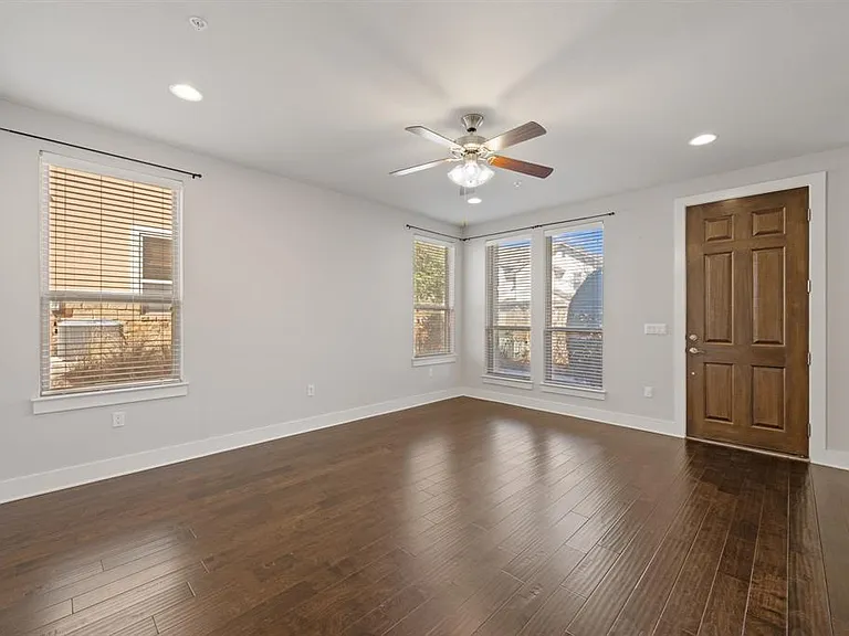 13800 Lyndhurst St #326 — Photo 5