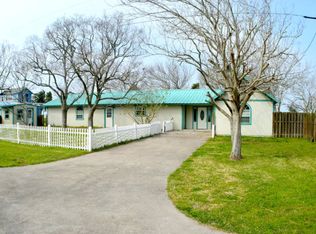 450 W Kruse Ave, Port Lavaca, TX 77979