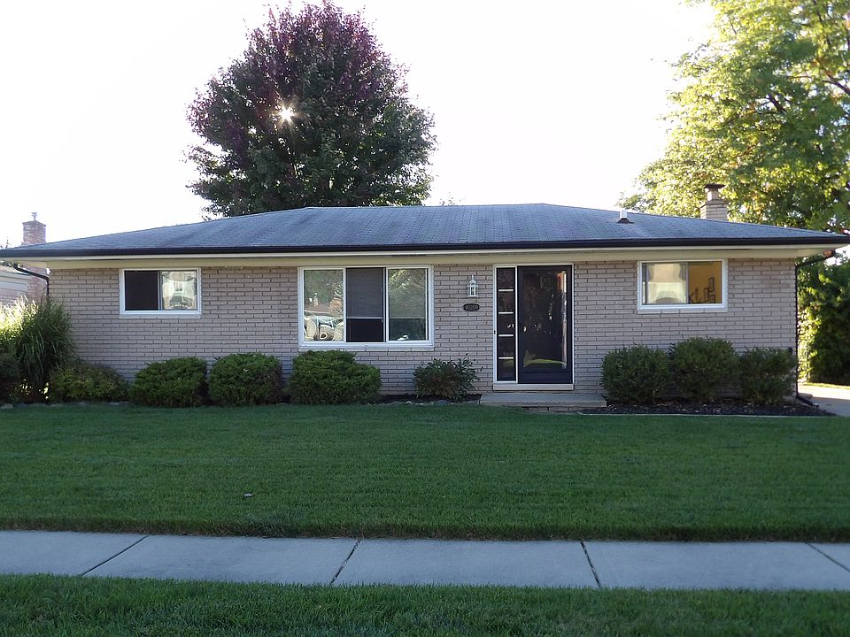 1st image of 40209 Spitz Dr
