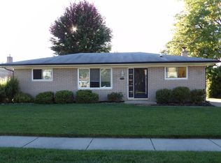 40209 Spitz Dr, Sterling Heights, MI 48313