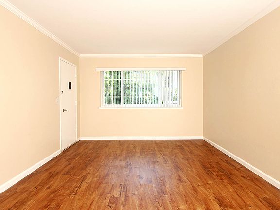 2nd image of 438 Ventura Ave APT 2