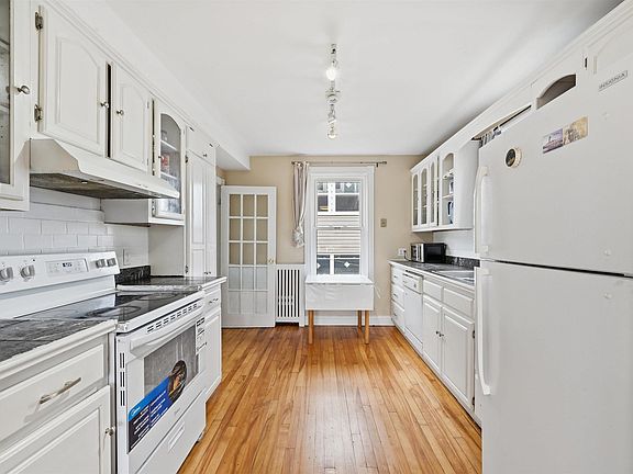 3rd image of 7091/7093 Bayers Rd