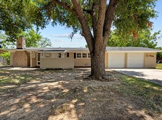 1705 Grantland Cir, Fort Worth, TX 76112