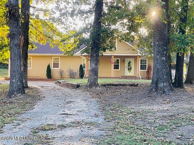 1st image of 903 Shinault Rd