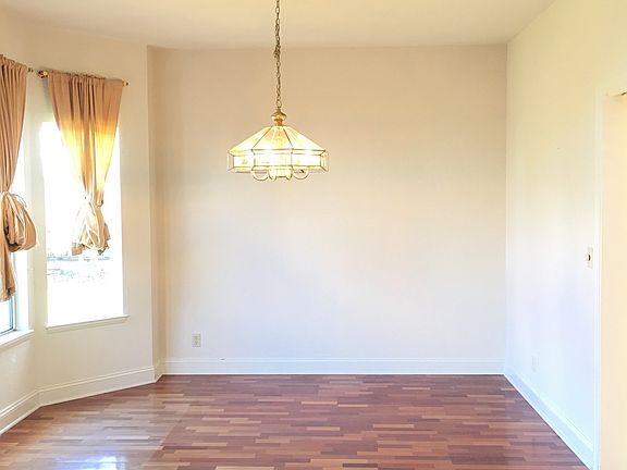 4th image of 1323 Quail Creek Cir