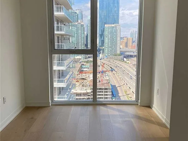 20 Richardson St #1807 — Photo 11
