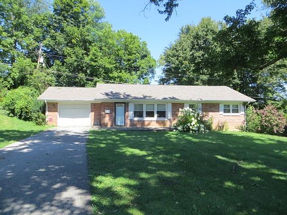 2nd image of 126 Pinehurst Dr