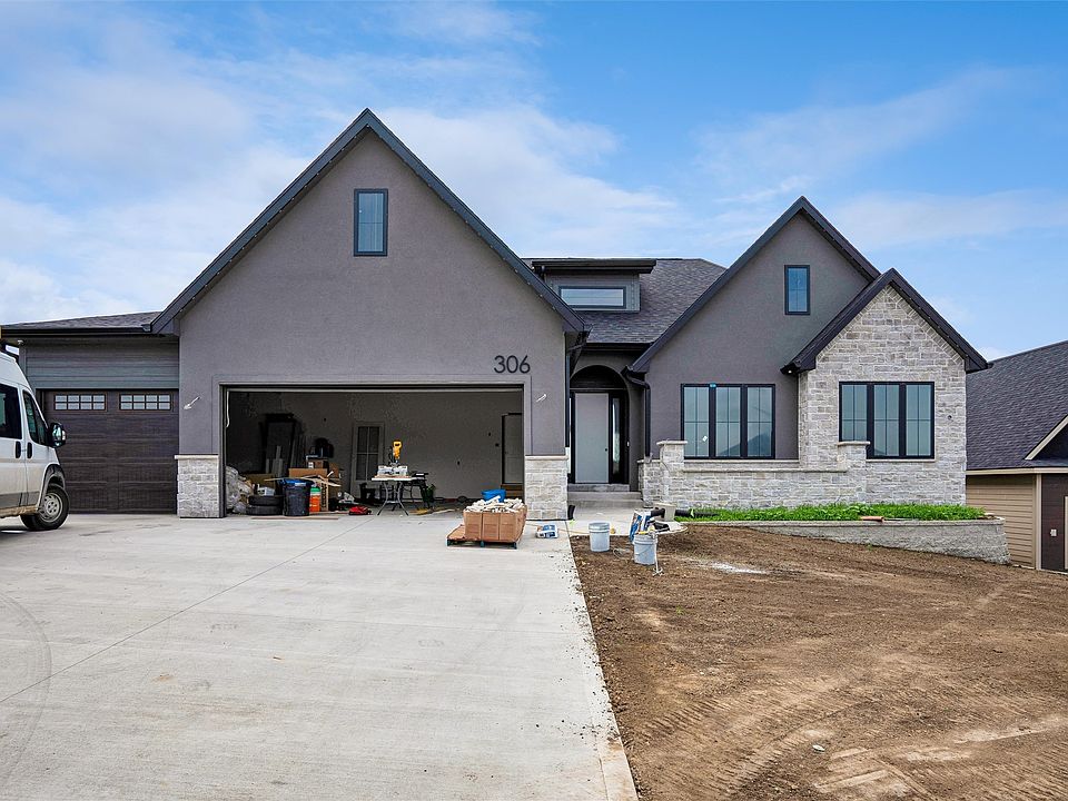 1st image of 306 Emmett Ct