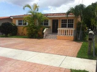 9026 SW 34th St, Miami, FL 33165