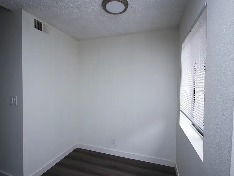 72 S Greenwood Ave #10 — Photo 8