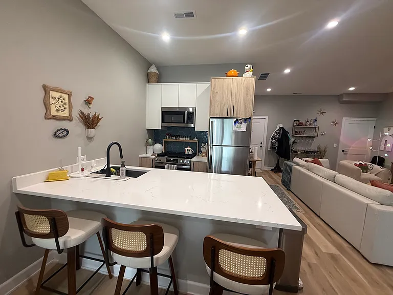 5912 N Nashotah Ave — Photo 1