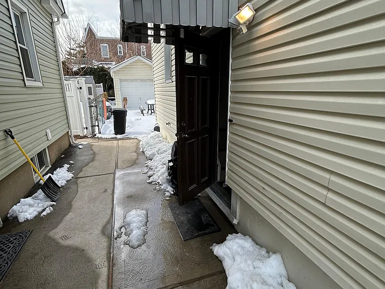 244th St — Photo 4