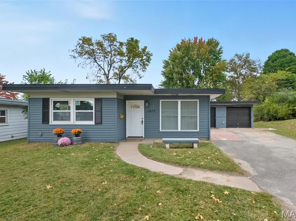 1415 Saint Jean St, Florissant, MO 63031