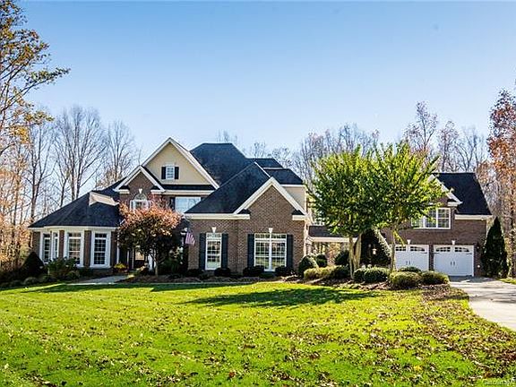 2nd image of 220 Cedar Lake Dr