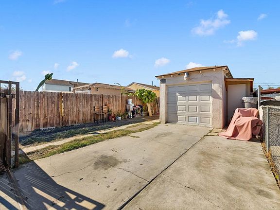 4th image of 10341 Kalmia St
