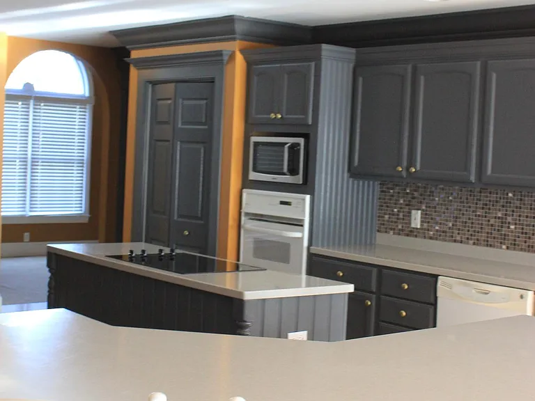 6060 Williamsburg Pkwy — Photo 13