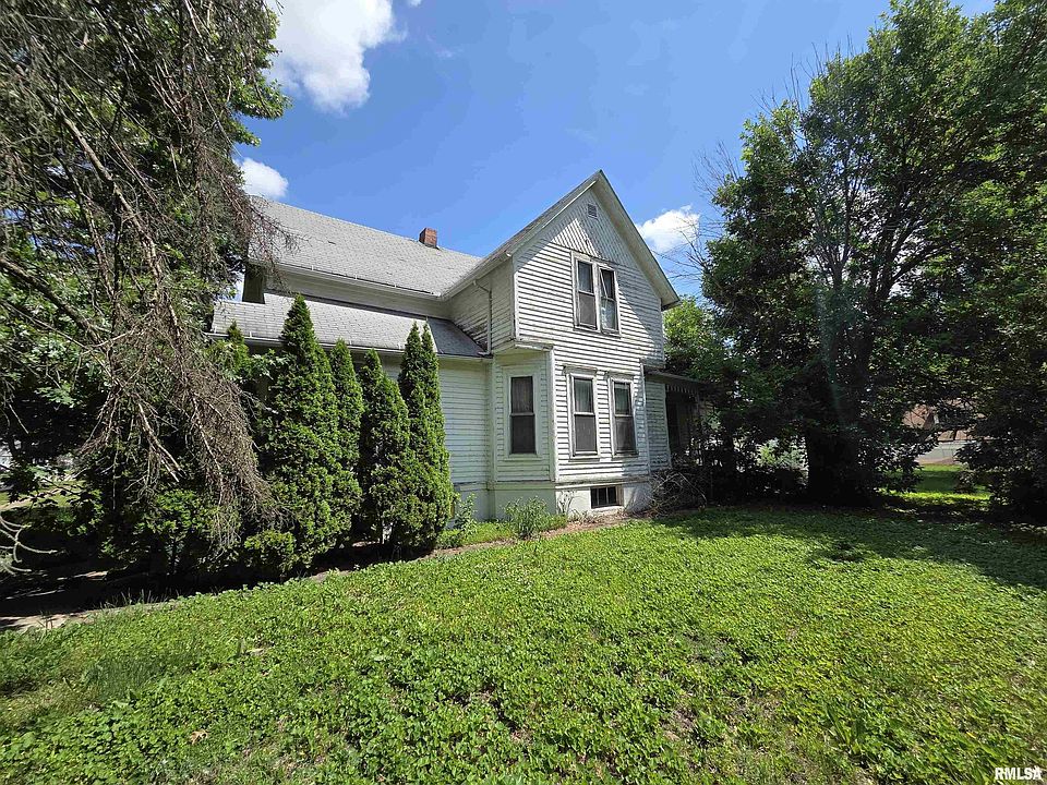 1st image of 993 Willard St