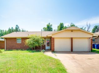 615 W Cherokee St, Waukomis, OK 73773