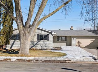 11441 Galtier Dr, Burnsville, MN 55337