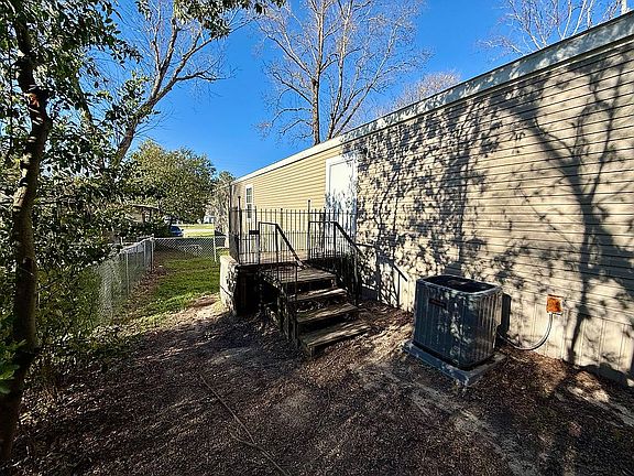 5th image of 2038 Lee Rd #108