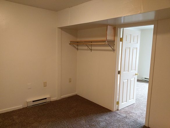 2nd image of 336 Woodstock Ln APT 1