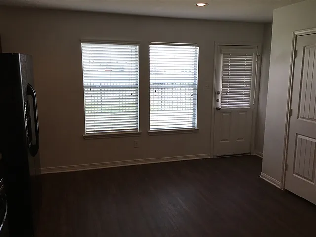 22 Mira Loma Dr — Photo 3