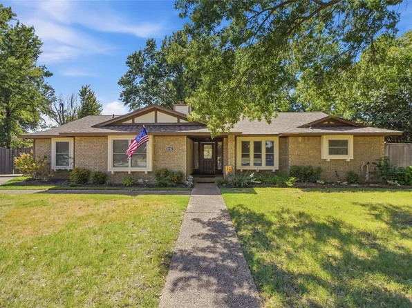 8812 S Delaware Pl, Tulsa, OK 74137