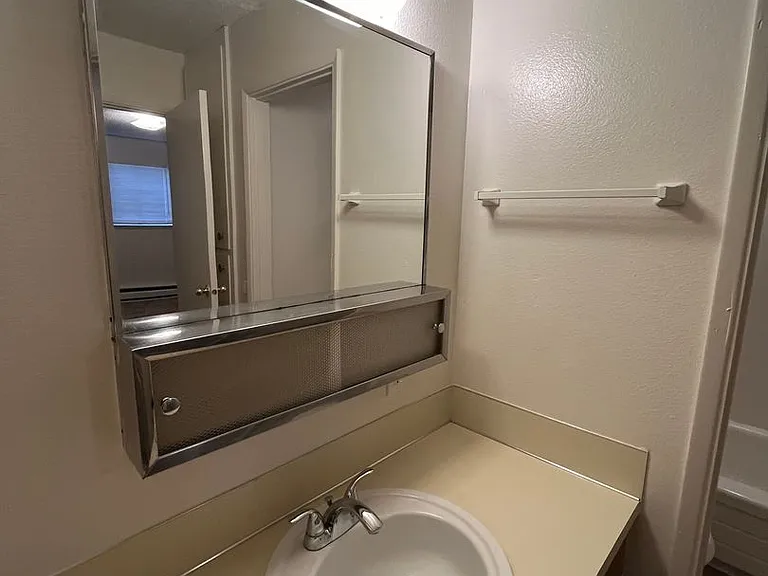 2507 E Mill Plain Blvd — Photo 20