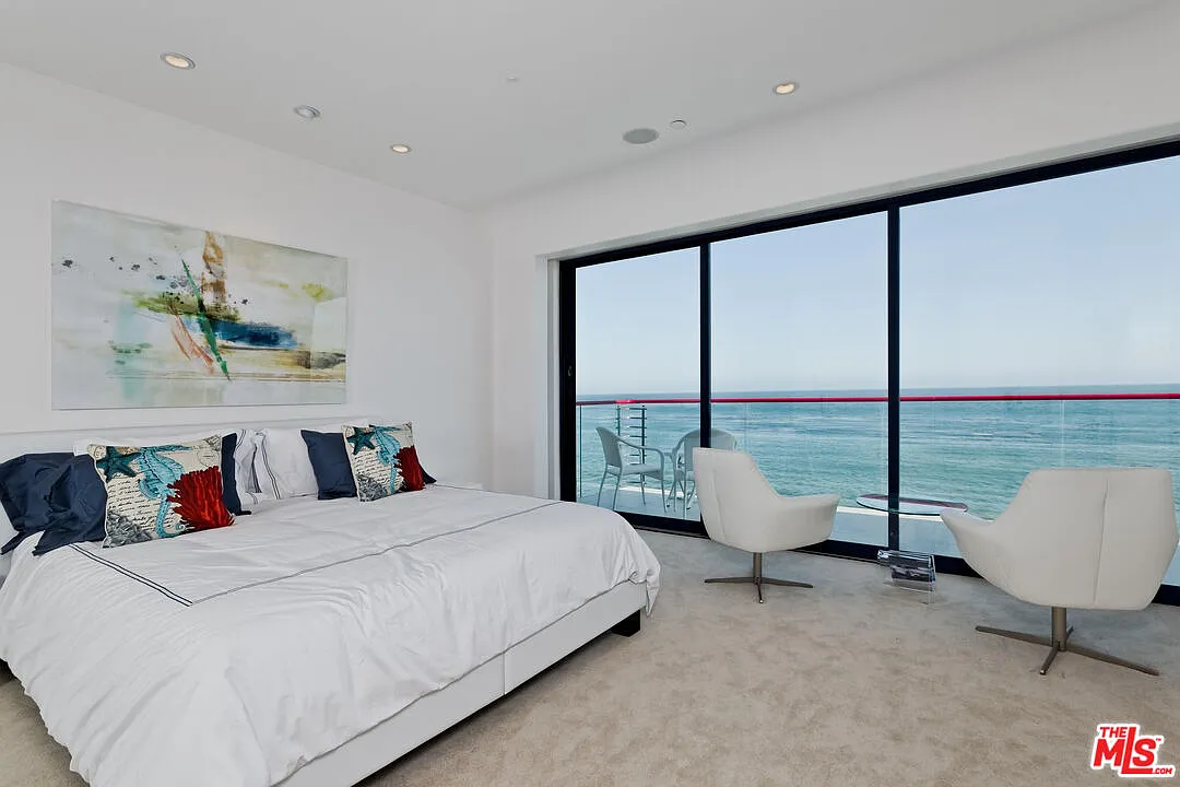 4 bed, 5.0 bath, 3412 sqft, $40,000 — Photo 4