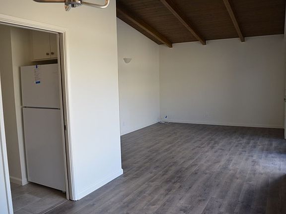 3rd image of 639 Howland Dr APT 2