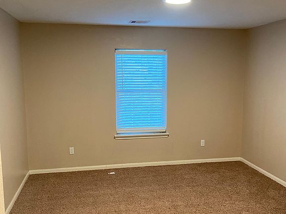 5th image of 4640 Knoxville St Unit B