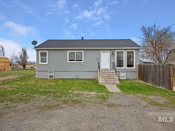532 2nd Ave W, Gooding, ID 83330