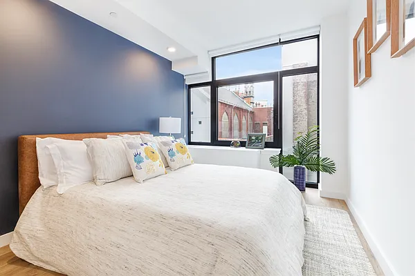 Rented by MNS | media 8