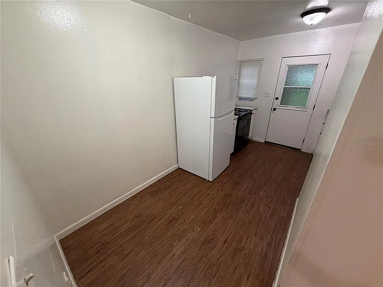 2107 S Mills Ave — Photo 5