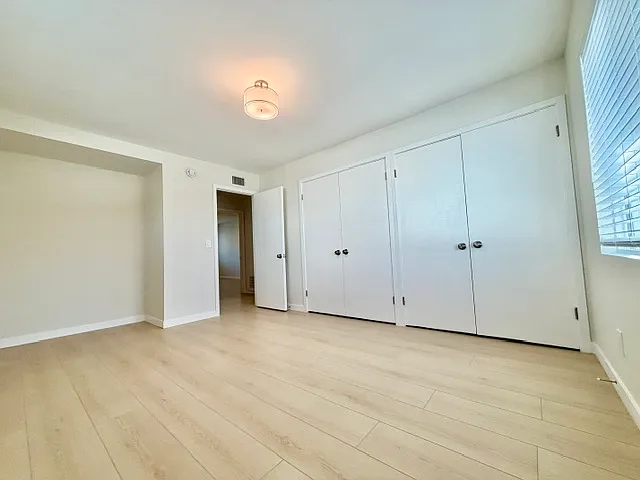 23130 Hartland St — Photo 17