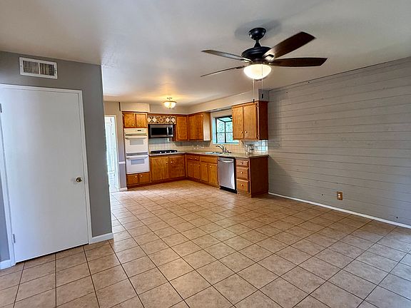 4th image of 5920 Fairhaven Ave