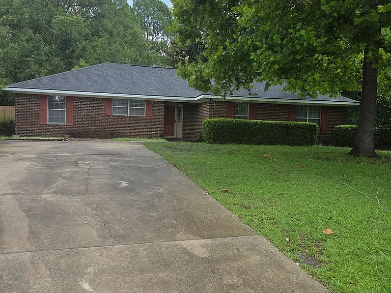 907 Canyon Ct — Photo 1