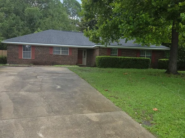 907 Canyon Ct, Hinesville, GA 31313