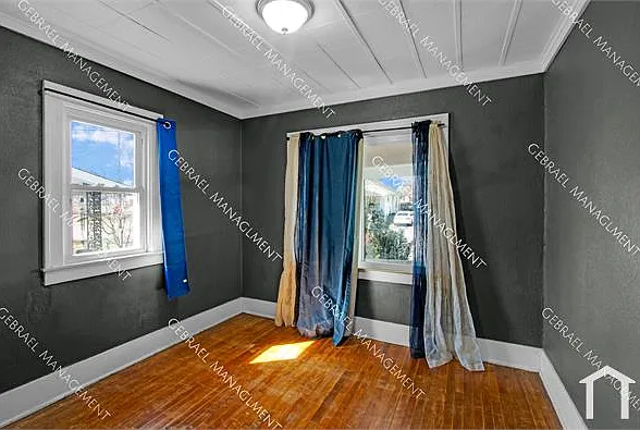 2309 Brown St — Photo 4