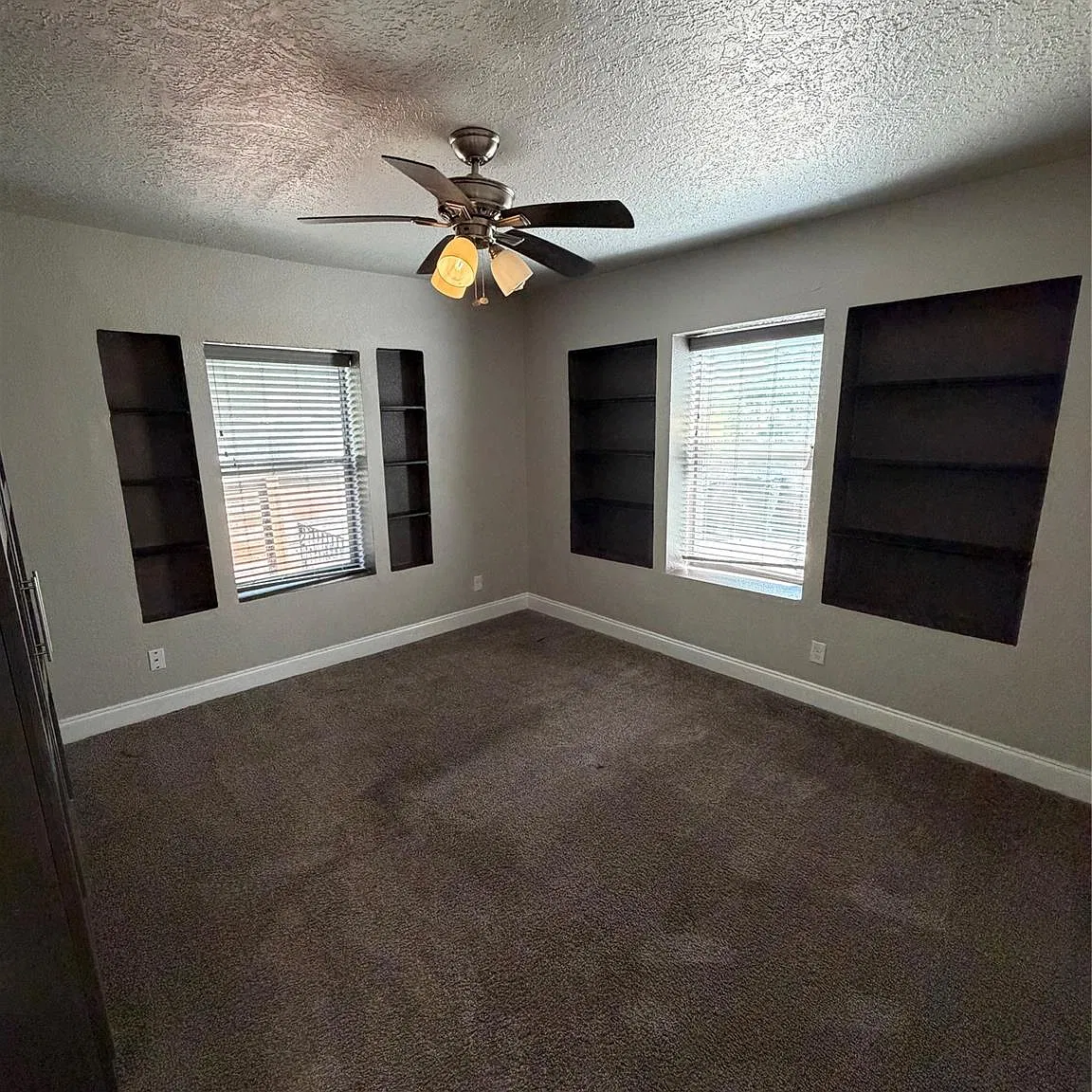 3 bed, 1.0 bath, 800 sqft, $1,394 — Photo 4