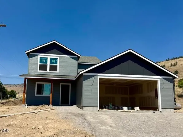 6001 Dove Hollow Dr, Klamath Falls, OR 97603