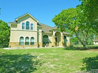 1039 Bluebonnet Ln, Adkins, TX 78101