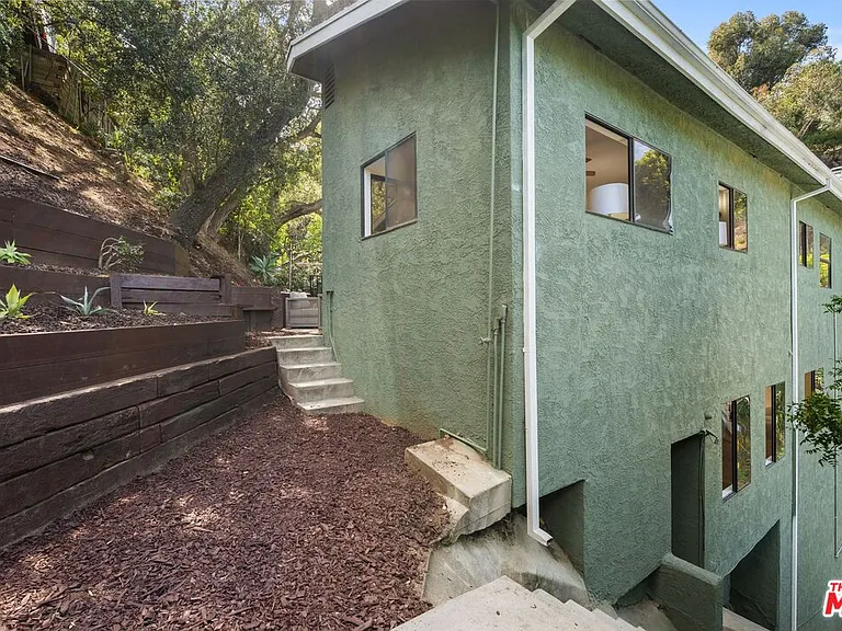8506 Oak Ct — Photo 56