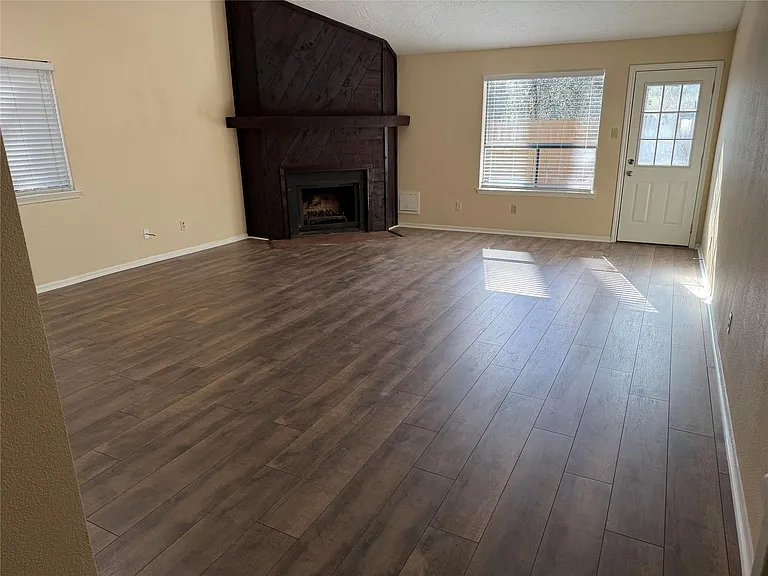 9 Dewthread Ct — Photo 3