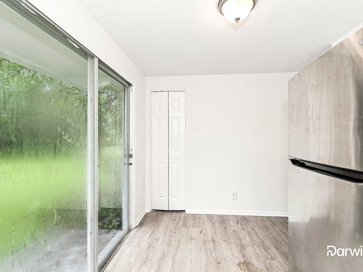 3 bed, 1.5 bath, 1302 sqft, $1,470 — Photo 3