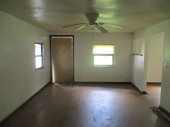 2nd image of 14839 Ticknor St